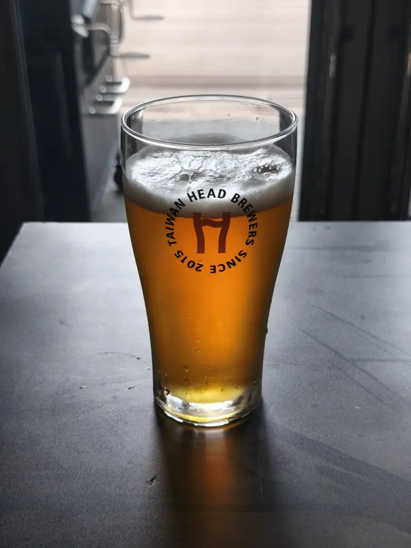 Amber Land serving Taiwan Head Brewer beer