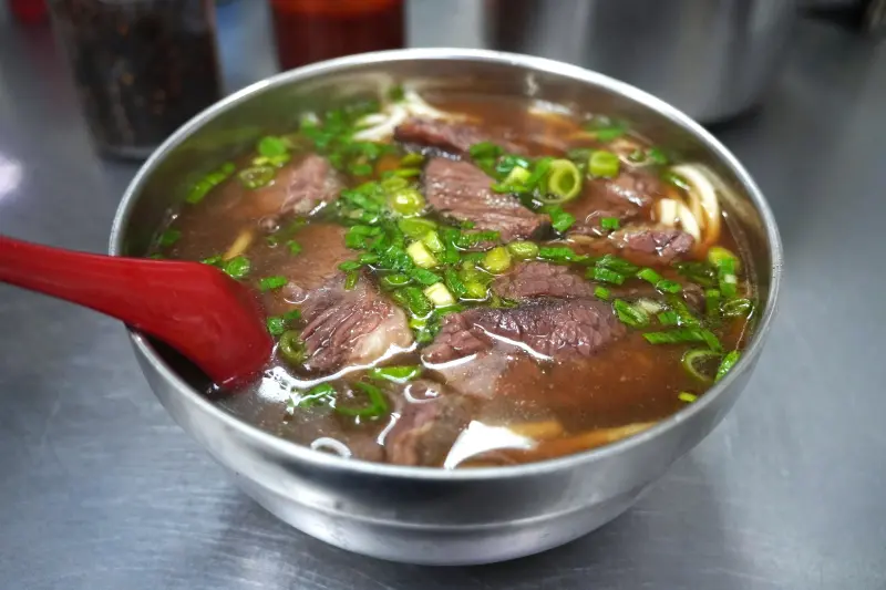 Clear broth beef noodles at Liu Shandong