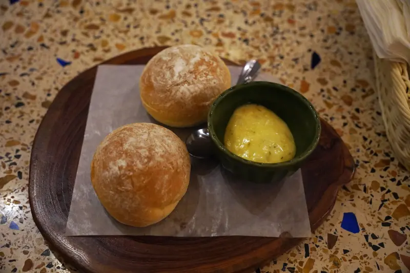 Bread and dip at Waterfront Rongti