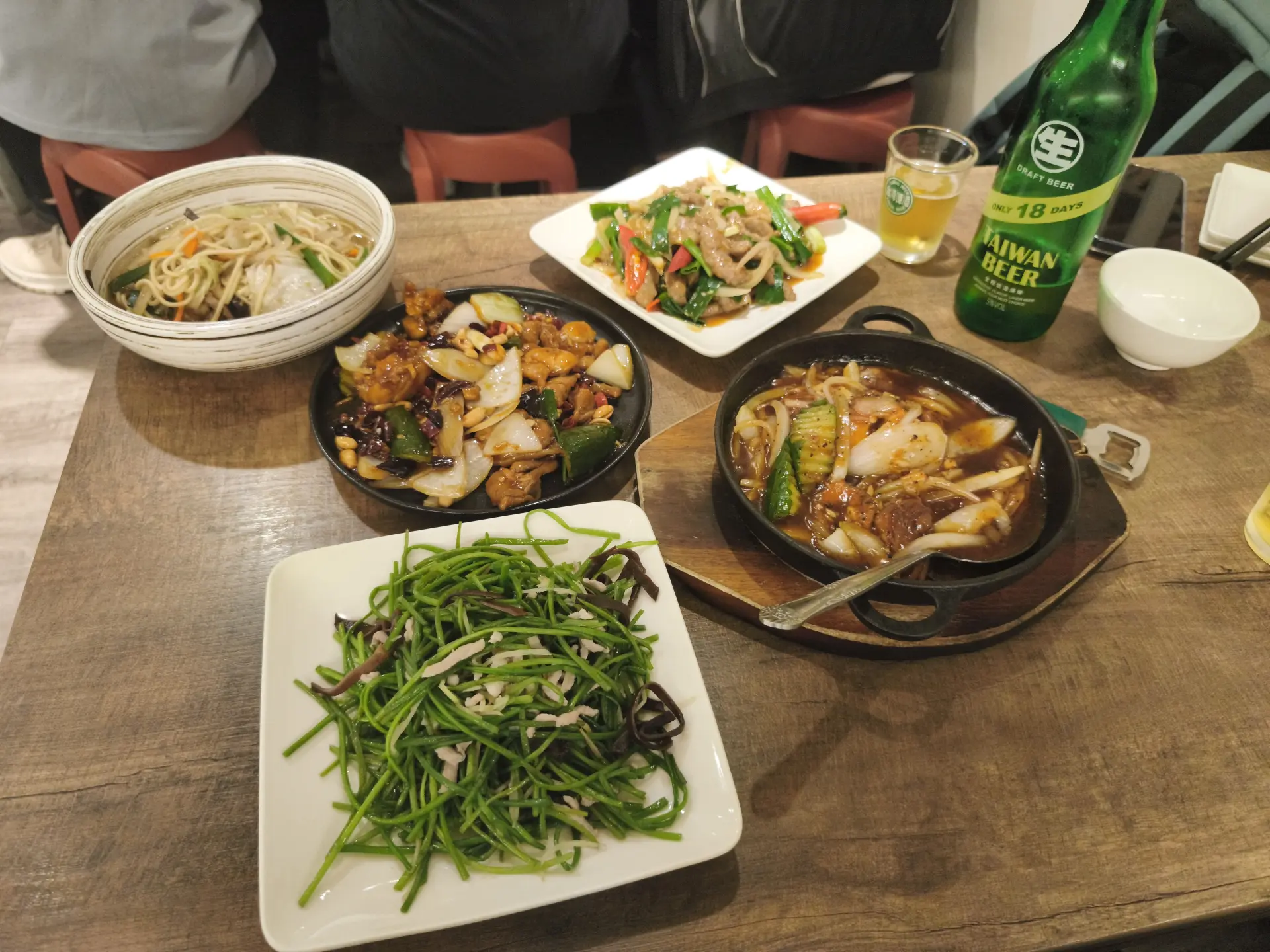 Upscale Stir-Fry Near Da'an Station